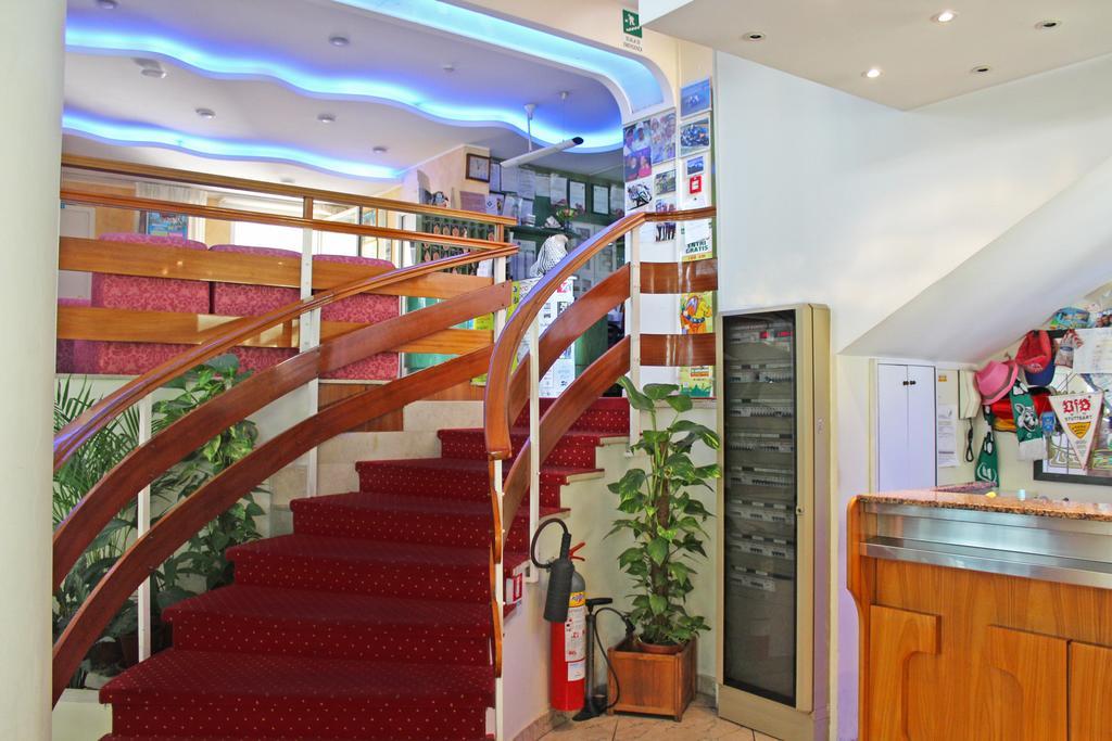 Hotel Royal Мізано-Адріатіко Екстер'єр фото